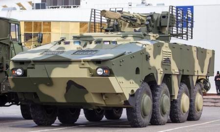 Fronte pirmą kartą atskleistas Ukrainos žvėris BTR-4MV1 – skelbiami unikalūs kadrai iš jo vidaus (Video)