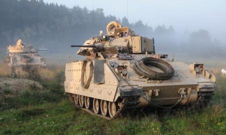Tai bus nepaprastas „Bradley“: skelbiama, ką iš tikro JAV atsiųs Ukrainai