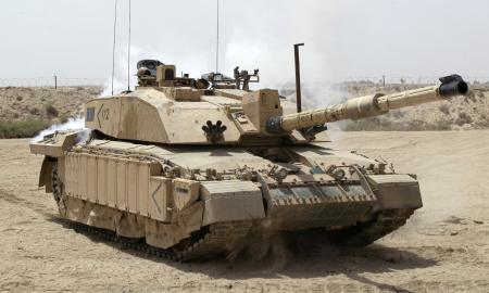 Tai tikras žvėris! JK svarsto Ukrainą aprūpinti monstriniais tankais, kurie tiesiog traiško T-72 (Video)