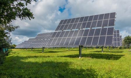Dėl sustabdytos saulės elektrinių statybos Lietuvos vartotojai jau prarado apie 700-800 mln. eurų