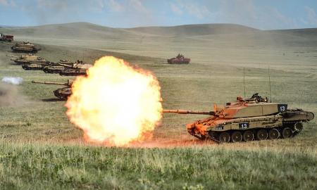 JK tankai būtų kažkas nerealaus: „tai „tikri žvėrys mūšio lauke, sovietinius tankus pavers faršu“