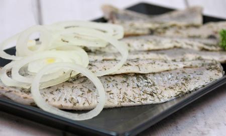 Geros žinios jūros gėrybių mėgėjams: riebi žuvis padeda išvengti pavojingos ligos