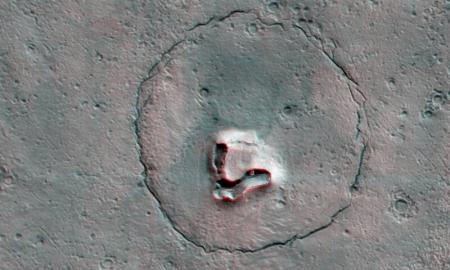 Raudonosios planetos paviršiuje išvydo netikėtą reginį: į mus iš Marso žiūri meškutis (Foto)