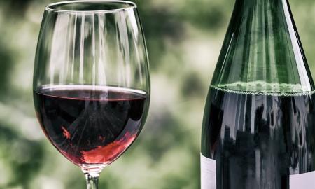 Norite sumažinti alkoholio suvartojimą? Mokslininkai pasiūlė lengvą strategiją