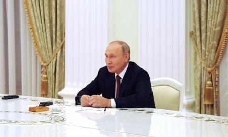 „Bloomberg“ skelbia absoliutų Putino pralaimėjimą: „per 50 savaičių prarado viską, ką sunkiai kūrė 50 metų“