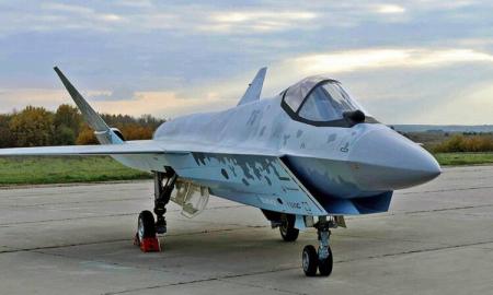 Rusijos visomis išgalėmis bando įkišti savo ginklus – artimai sąjungininkei siūlys neegzistuojantį Su-75 (Foto)