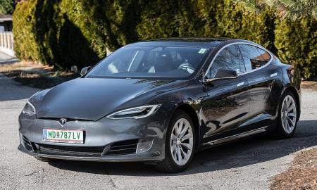 Didžiulio atgarsio sulaukusi mirtina avarija su „Tesla“: aiškėja naujos detalės (Video)