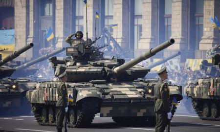 Kaip Rusija Ukrainai atidavė šimtus galingiausių tankų T-80