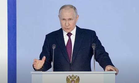 Putinas rėžia ilgai lauktą kalbą apie Rusijos padėtį – įsiutęs deda į šuns dienas Vakarus (Video)