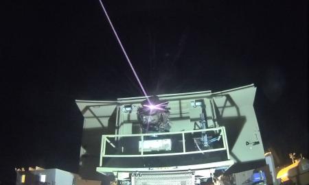 Izraelis pristatė monstrinį ginklą: šviesos greičiu smogia į dronus ir raketas! (Foto)