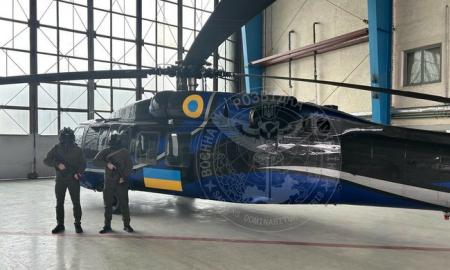 Iš kur Ukrainos žvalgyba gavo monstrinį JAV sraigtasparnį „Black Hawk“? Iškelta labai įdomi teorija