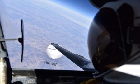 Nereali asmenukė su šnipinėjimo balionu! JAV pilotas užfiksavo Kinijos oro balioną 18 km aukštyje (Foto)