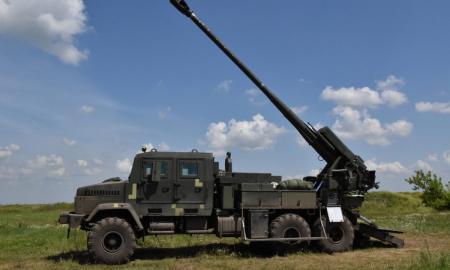 Ukraina pristatė atnaujintą savaeigę 155 mm haubicą „Bohdana“: rezultatas įspūdingas