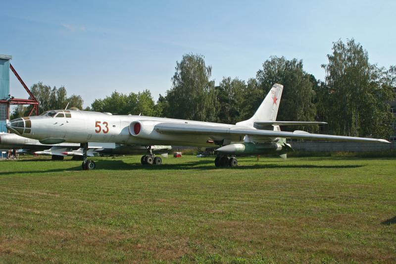 Tu-16 
