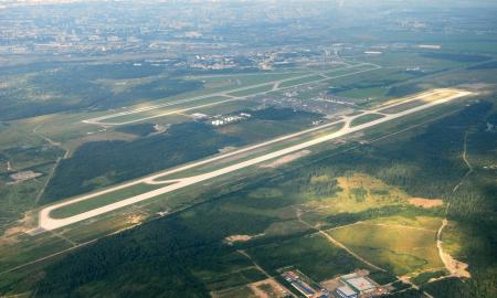 Kažkas atsitiko S. Peterburge – uždaryta oro erdvė, į dangų pakelti naikintuvai