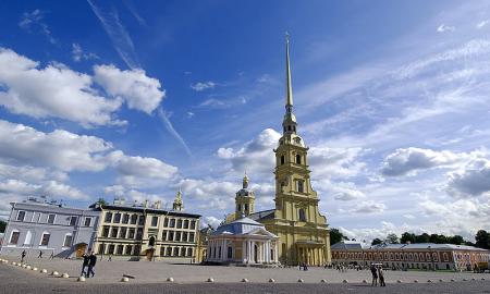 Smogė viena didžiausių atakų: Rusijoje masiškai krenta dronai, oro gynyba nereaguoja (Video)