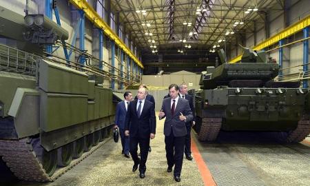 Kiek tankų per mėnesį pagamina Rusija ir kaip greitai priešas atgauna savo nuostolius – britai pateikia įdomius skaičius