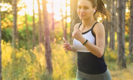Naujas tyrimas atskleidė, kodėl sportas turėtų būti pirmas pasirinkimas gydant depresiją