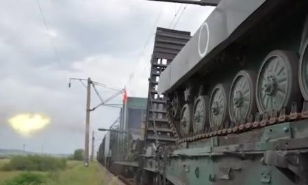 Nevilties ženklas ar strateginis ėjimas? Rusija į frontą siunčia senus šarvuotus traukinius (Video)