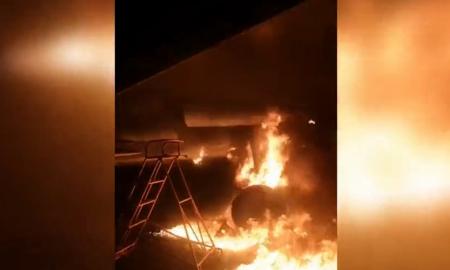 Rusijos partizanai prie Vladivostoko sudegino naikintuvą Su-27 – skelbiamas padegimo video