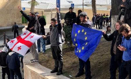 Sakartvelas draskomas tarp Rytų ir Vakarų – koks likimas laukia, kažkada vieno aršiausių Putino priešininko