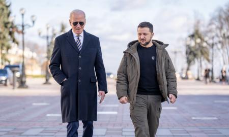 Atsiranda „mažų įtrūkimų“ tarp Ukrainos ir JAV – „Politico“ skelbia, kas vyksta užkulisiuose