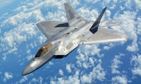 JAV oro pajėgos ketina nurašyti dešimtis 5 kartos naikintuvų F-22 „Raptor“: kas nutiko?