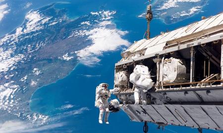 Pradinukų eksperimento rezultatai pribloškė NASA: mokslininkai nė neįtarė, kas nutinka astronautų naudojamam preparatui kosmose