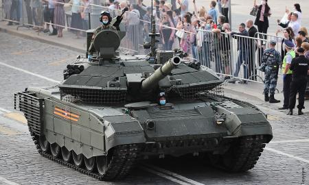 Ištyrę perimtą T-90M „Proryv“, surado įdomų siurprizą: tankai ne visai rusiški