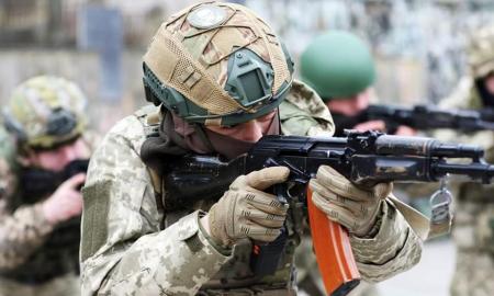 Ukraina juos vadina „kasėjais“: kaip neginkluotų kareivių dėka Rusija žengia į priekį