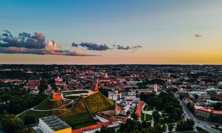 Dronai imasi Vilniaus stebėjimo: skelbiama, kas vyksta