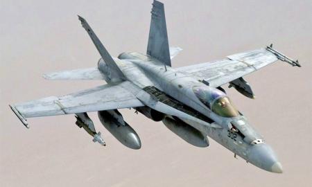 F/A-18 „Hornet“ prieš naujuosius Ukrainos naikintuvus MiG-29 – kuo panašūs ir skiriasi šie karo žvėrys (Video)
