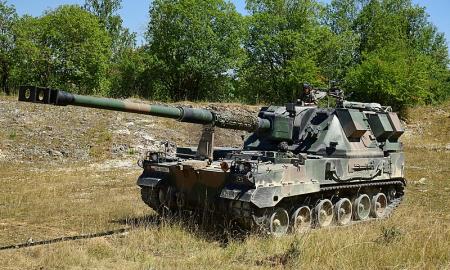 Priešo naikinimas bet kokiu oru: Zalužnas parodė galingą „Krab“ darbą (Video)