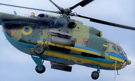 Ukraina skelbia žvėrišką video, kaip kovinis sraigtasparnis smogia okupantams (Video)