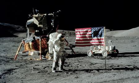 Nelabai malonus kvapas – astronautai papasakojo, kaip iš tikrųjų kvepia Mėnulis: jį užuosti galite ir jūs (Video)