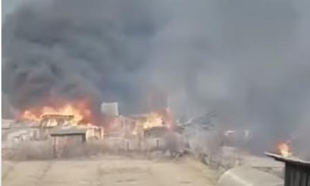 „Kažkas nusprendė apsivalyti nuo rusų“. Šiurpus įvykis Rusijoje: sudegintas visas kaimas, liko tik kapai (Video)