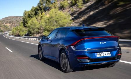 Įsikraunantis, įkraunamasis hibridas ar elektromobilis: kokį automobilį išlaikyti dabar pigiausia?