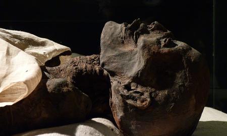 Mumijų prakeiksmas vis dar veikia: archeologas patyrė haliucinacijų ir kosėjo krauju po kapo atidarymo (Video)