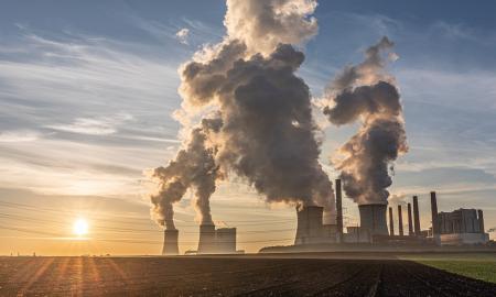 „Poveikis beveik 24 000 kartų didesnis nei CO2. Išlieka 3200 metų“. Skelbiamos baisios dujos, ES imasi veiksmų