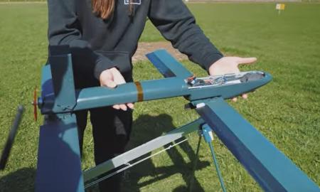 Žaibiškai pakylantis dronas, gyvybes gelbstinti apyrankė ir kitos technologijos – ką kuria mūsų ateities inžinieriai? (Video)