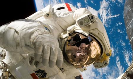 Iš kosmoso grįžusių astronautų smegenis nuskenavę mokslininkai pamatė, kas joms nutinka: pokyčiai – dramatiški