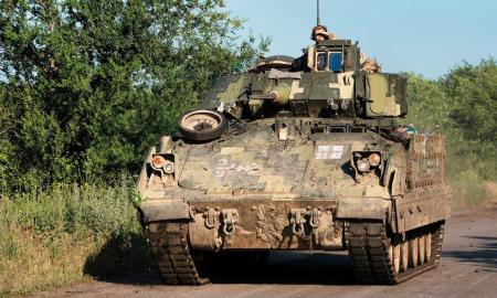 „Yra rimtų problemų.“ Skelbiama, kad nutiko „Bradley“ šarvuočiams Ukrainoje (Foto)