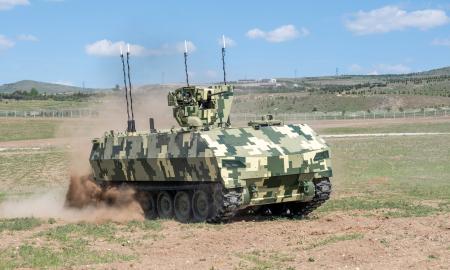 Legendinis JAV ginklas M113 įgauna antrą gyvenimą. Kokį stebuklą sukūrė turkai (Video)