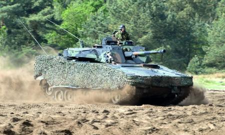 Ginkluotas ir pavojingas. Ukrainiečiai apstulbę švedišku monstru (Foto)