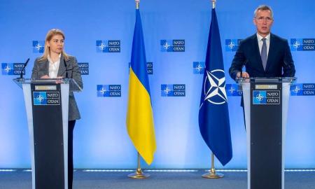 „Tai visiškai nepriimtina!“ Ukrainoje audra. Ką pasiūlė NATO