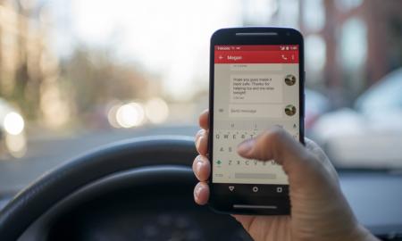 Daugiau nei 7 iš 10 vairuotojų kelionių automobiliu neįsivaizduoja be telefono: naudoja ne tik navigacijai, bet ir pokalbiams ar naršyti