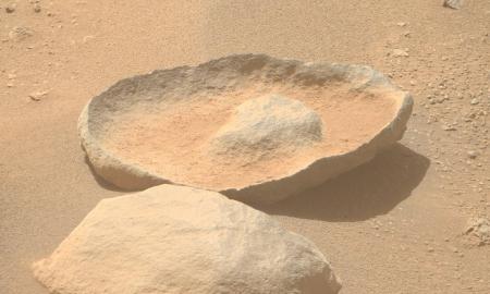 Marso zondas aptiko keistos formos objektą Raudonojoje planetoje