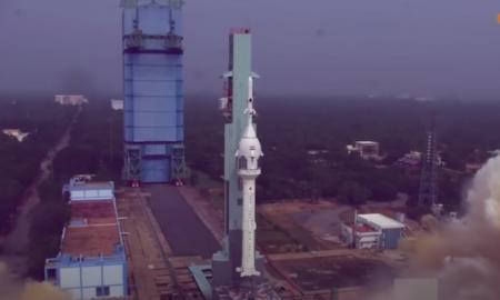 Šalis pirmą kartą siunčia savo astronautus į kosmosą. Kaip baigėsi bandomasis skrydis (Video)