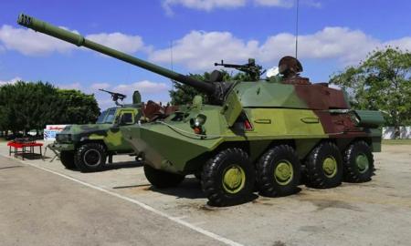 „Frankenšteino pabaisa“. Sukurtas nematytas monstras BTR-100 su T-55 pabūklu (Foto)