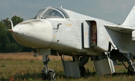 Totalus laužas. Kazachstanas skubiai nusikrato daugiau nei 100 sovietinių naikintuvų